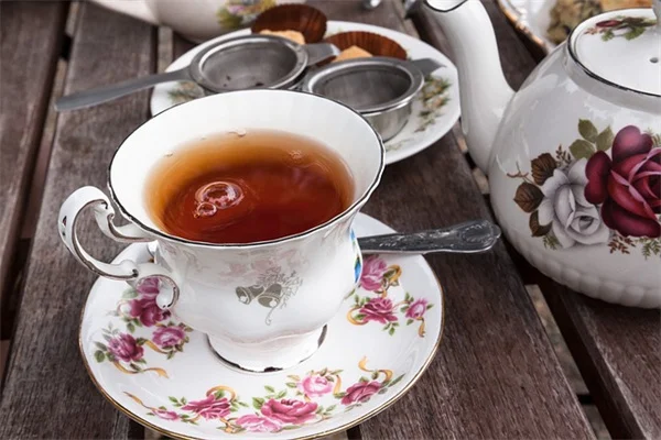 ツル植物で家を涼しく!自然の冷房効果とおすすめ7選を紹介
